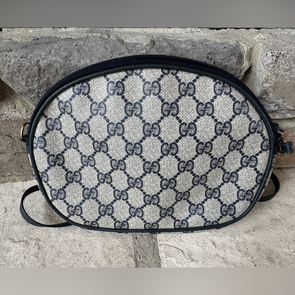 Gucci Vintage Oval Crossbody in Navy - Picture 2 of 16